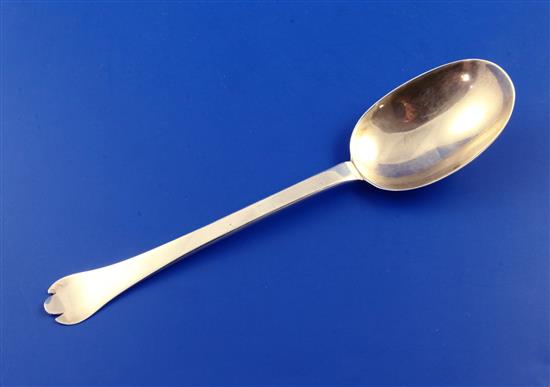 A Charles II silver trefid spoon, 39 grams.